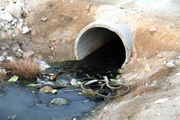 پسماند 4 شهرستان در آبراهههای بالادست زایندهرود تخلیه میشود