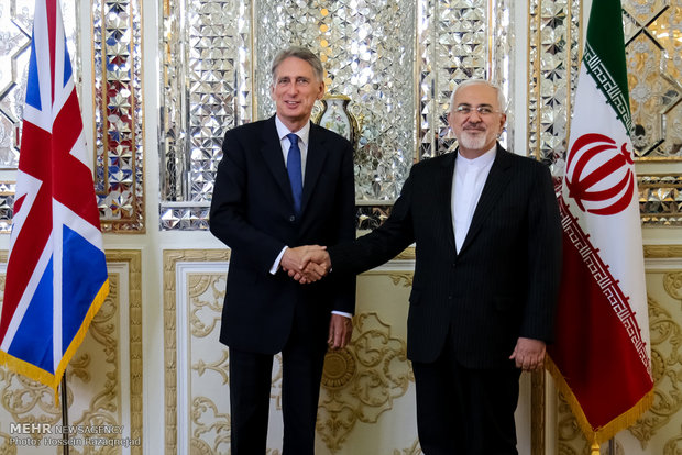 وزير الخارجية البريطاني يدعو نظيره الايراني الى زيارة لندن