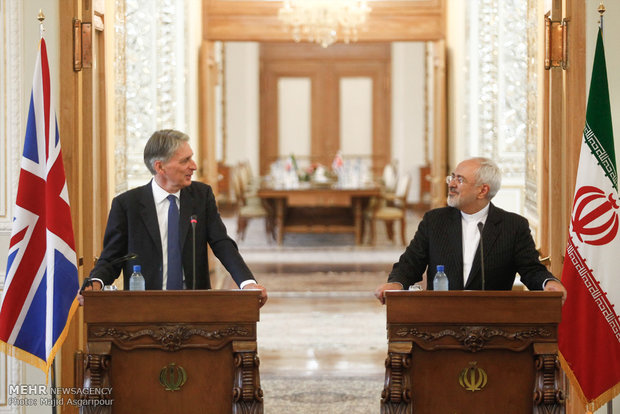 Zarif, Hammond hold joint press conference