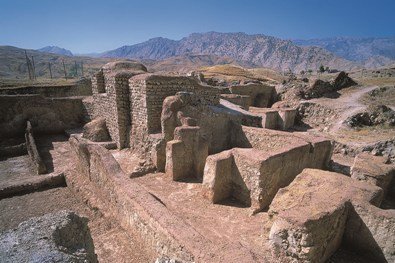ساماندهی ۱۰۰۰قطعه گچبری شهر تاریخی دره شهر 