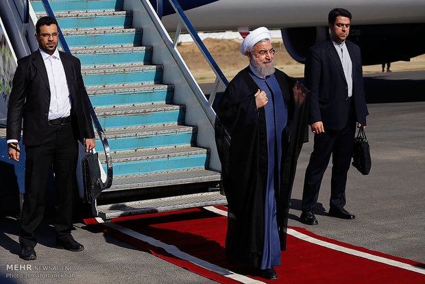صدر حسن روحانی باکو پہنچ گئے/روسی صدر سے ملاقات