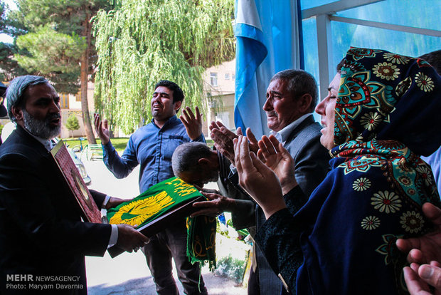 حضور خادمان حرم رضوی در بیمارستان امام رضا(ع) بجنورد و پادگان ارتش بجنورد