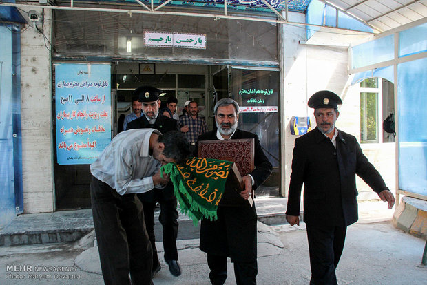 حضور خادمان حرم رضوی در بیمارستان امام رضا(ع) بجنورد و پادگان ارتش بجنورد