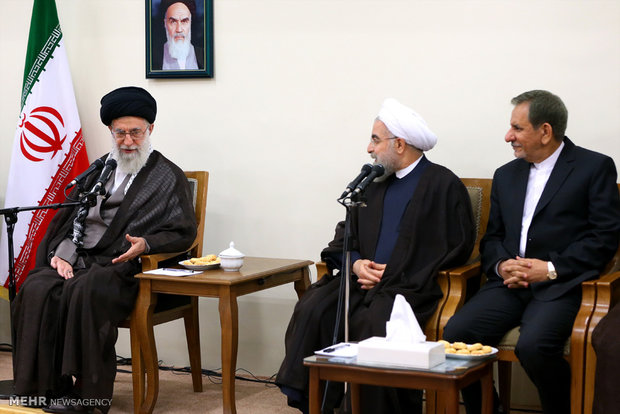 لقاء رئيس الجمهورية واعضاء مجلس الوزراء مع قائد الثورة الاسلامية