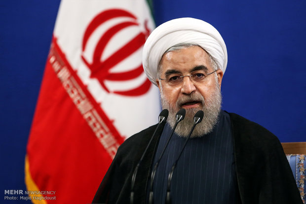الرئيس روحاني: الدفاع المقدس كان حربا بوجه العالم بأسره