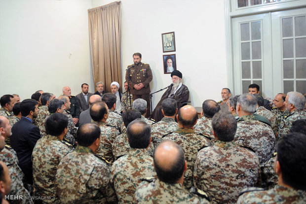 İnkılap Rehberi Hatemül Enbiya Hava Savunma Karargahı komutanlarını kabul ettiler