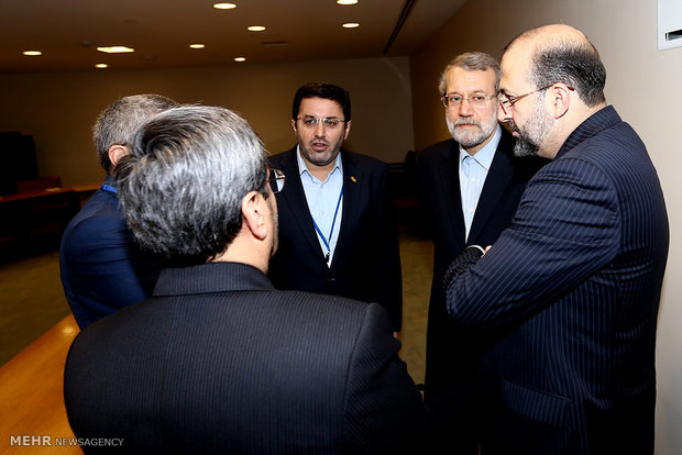 Larijani meets Oman Parliament Speaker