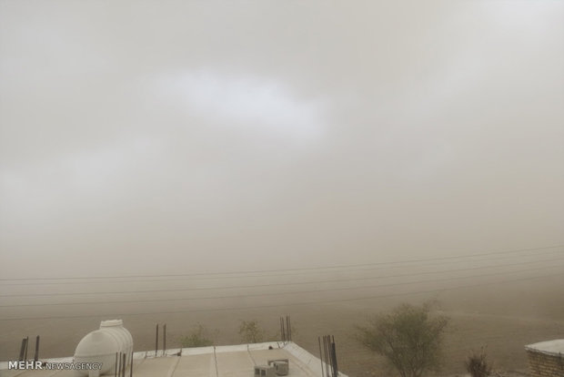  طوفان و گرد و غبار شدید در منطقه هشت بندی 
