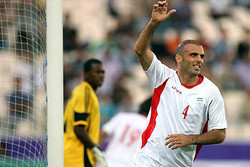 Hosseini announces retirement from national duty