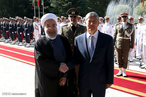 الرئيس حسن روحاني يستقبل رئيس جمهورية قرغيزيا
