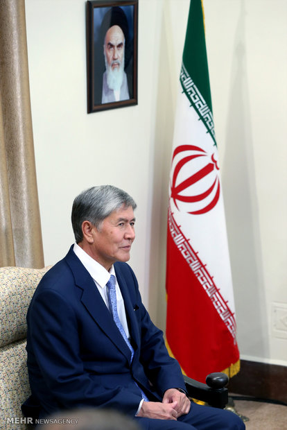 لقاء رئيس جمهورية قرغيزيا مع قائد الثورة الاسلامية