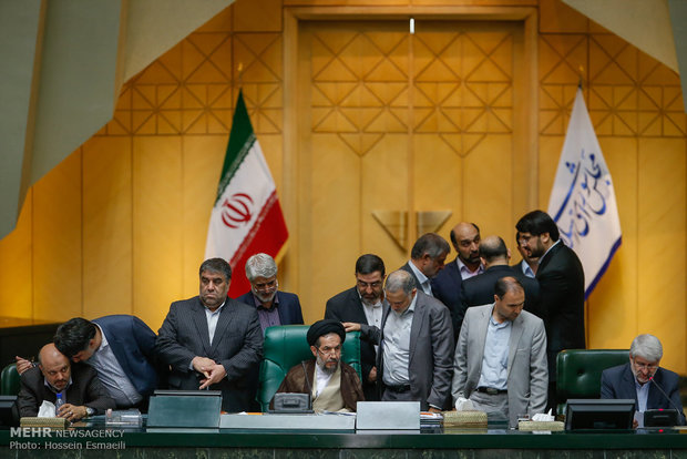 Parl. begins 10th session on reviewing JCPOA