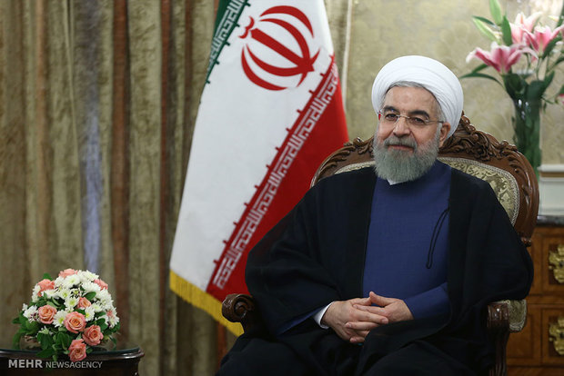 Rouhani felicitates world leaders on Christmas, New Year