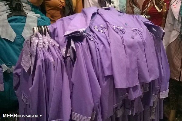 خرج تراشی مدارس برای خانواده ها/ دغدغه رنگ بندی لباس دانش آموزان