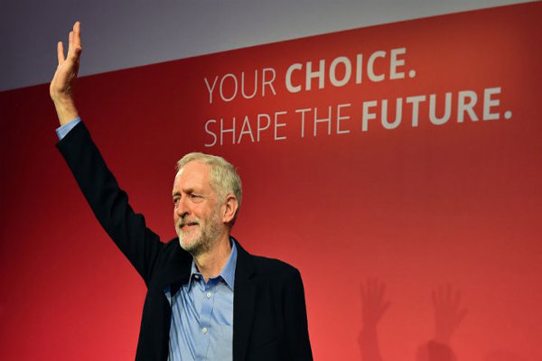 انتخاب اليساري جيريمي كوربين رئيسا لحزب العمال البريطاني