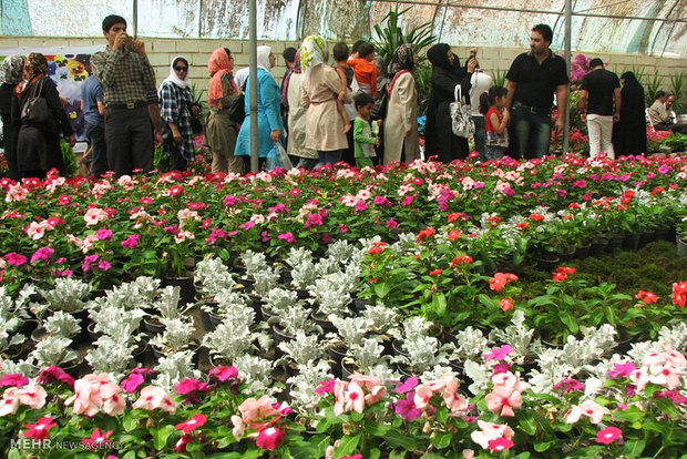 حضور سفیران و رایزنان اقتصادی ۱۵کشور در نمایشگاه گل محلات