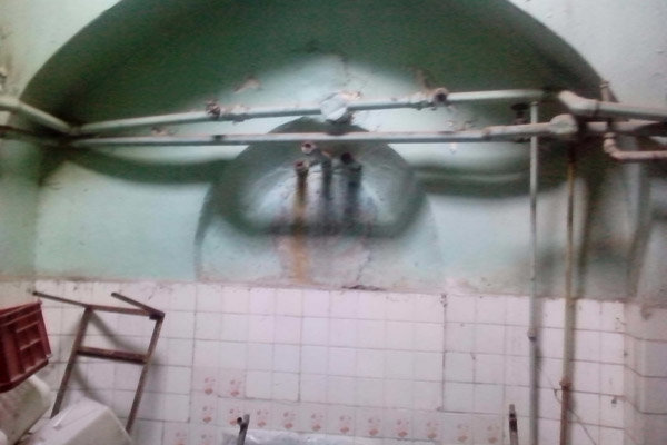 بی‌مهری اهالی ده ونک با میراث ۲۰۰ ساله/ حمامی که پارکینگ می‌شود