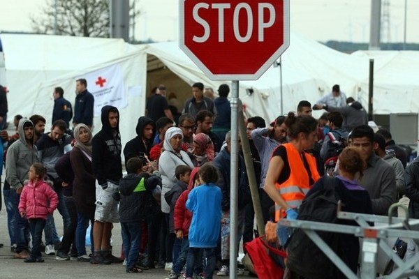 باز شدن مرز اسلوونی به روی پناهجویان/ استقبال مردم نروژ 