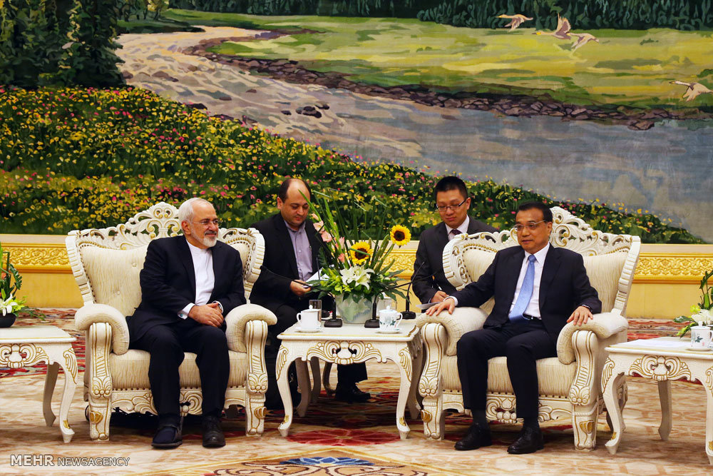 لقاء وزير الخارجية الايراني مع رئيس مجلس الدولة الصيني