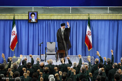قائد الثورة الاسلامية يستقبل قادة الحرس الثوري