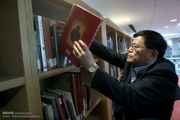 Chinese official visits Iran’s National Lib.