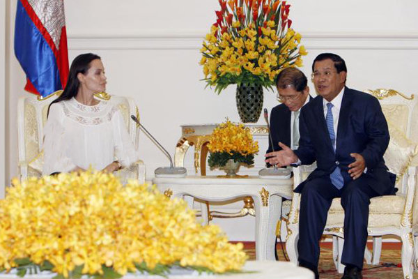 حمایت نخست‌وزیر کامبوج از فیلم جدید آنجلینا جولی