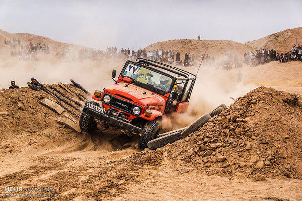 Esfarayen off-road competitions