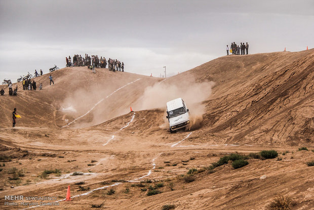 Esfarayen off-road competitions