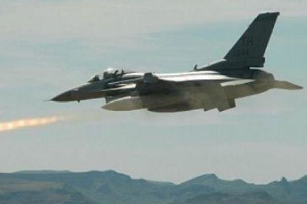 جنگنده های رژیم صهیونیستی نوار غزه را هدف قرار دادند