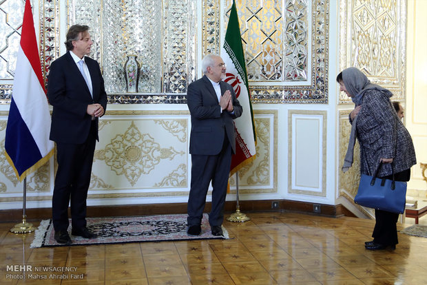 کنفرانس خبری وزرای امورخارجه ایران و هلند