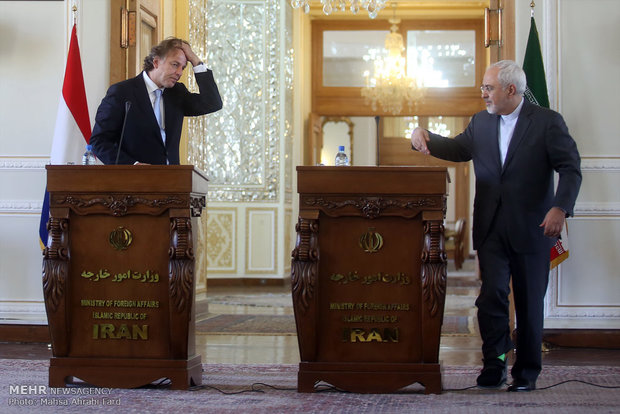 کنفرانس خبری وزرای امورخارجه ایران و هلند
