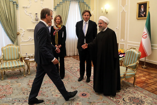 President Rouhani meets Dutch FM