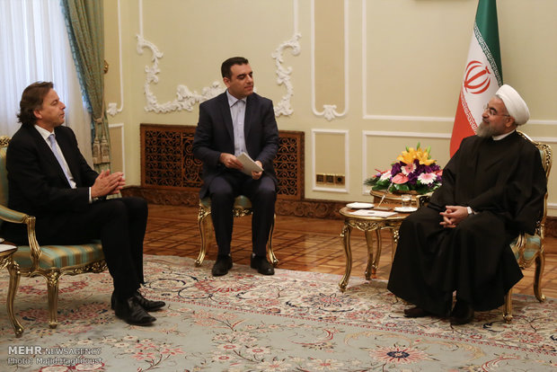 President Rouhani meets Dutch FM