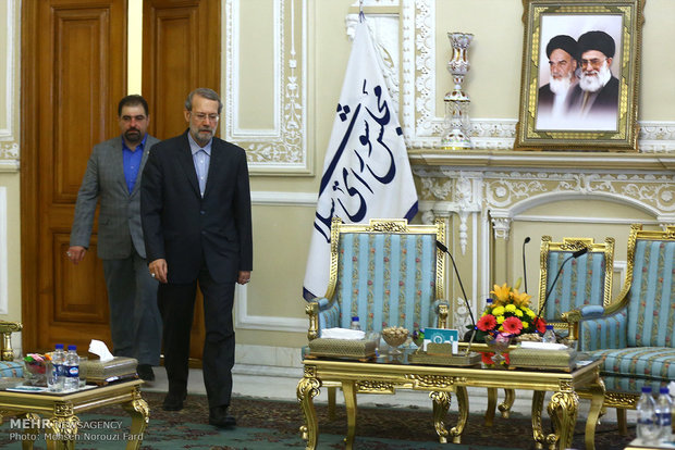 Larijani receives Dutch FM