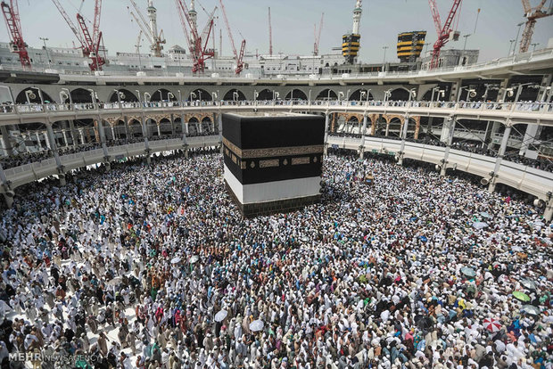 Suudi Arabistan'da umre ziyaretleri yeniden başladı Suudi Arabistan'da umre ziyaretleri yeniden başladı