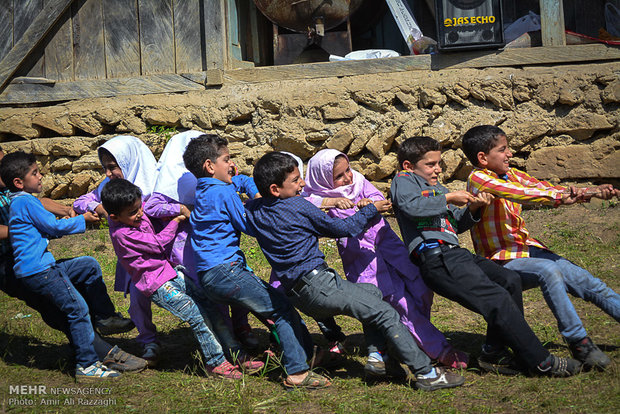 جشن آغاز سال نو تحصیلی مدرسه روستای محروم اسبو مازندران