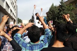 دانشجویان مقابل سفارت عربستان تجمع می‌کنند