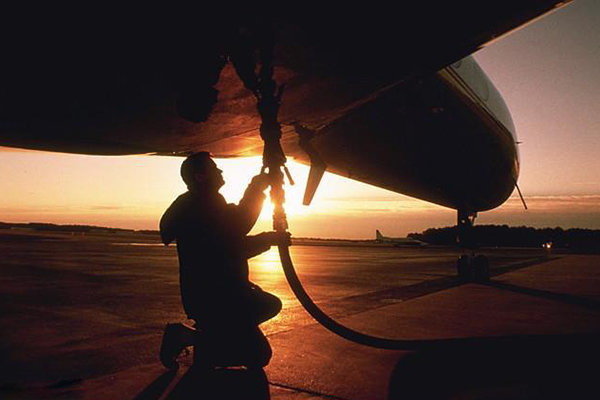 ایرلاین‌های جهان در صف خرید بنزین/ایران صادرکننده سوخت هواپیما شد