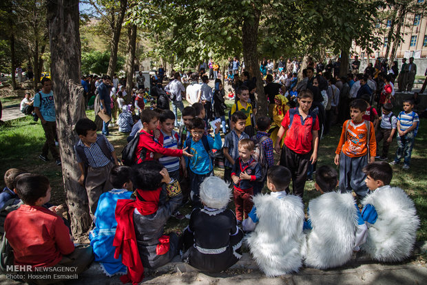 İran'ın Küdistan eyaletinde soskak tiyatrosu festivali