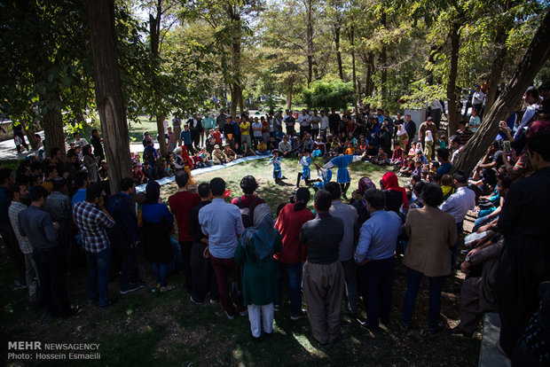 İran'ın Küdistan eyaletinde soskak tiyatrosu festivali