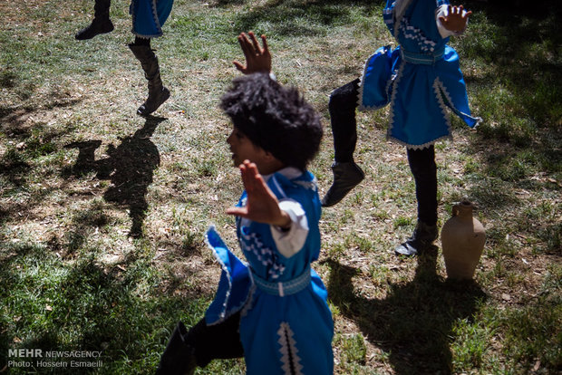 İran'ın Küdistan eyaletinde soskak tiyatrosu festivali