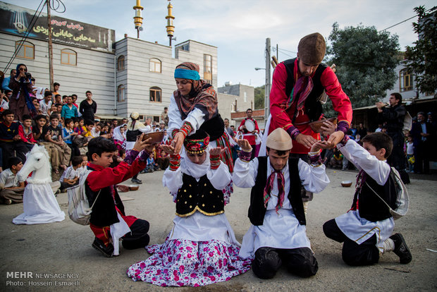 İran'ın Küdistan eyaletinde soskak tiyatrosu festivali