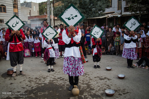 İran'ın Küdistan eyaletinde soskak tiyatrosu festivali