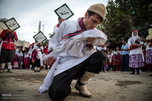 İran'ın Küdistan eyaletinde soskak tiyatrosu festivali