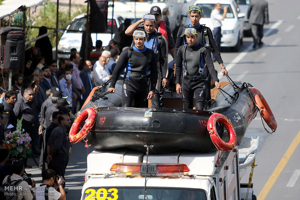 Isfahan, Mashhad firefighters go on parade