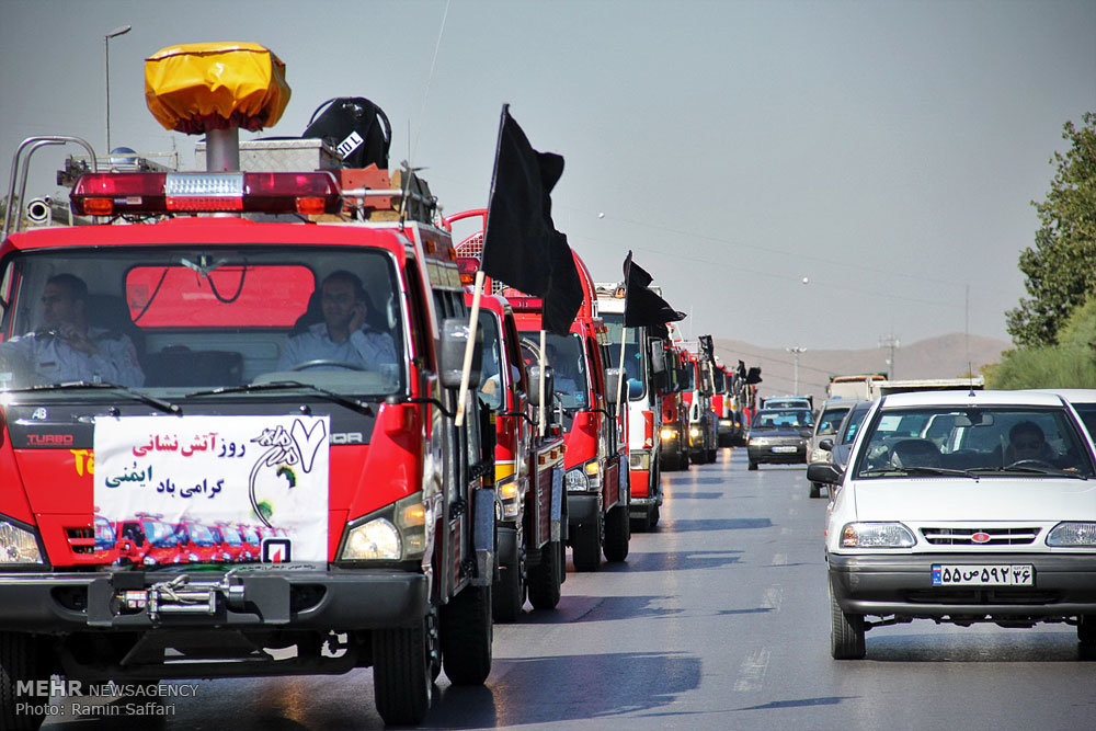 Isfahan, Mashhad firefighters go on parade