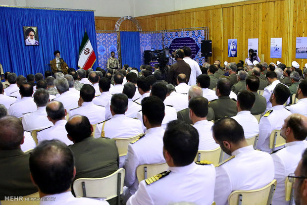 Leader receives navy commanders