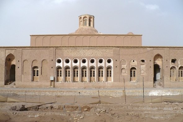 رونق بزرگ‌ترین خانه خشتی جهان/ایجاد اقامتگاه‌‌های سنتی در کرمان