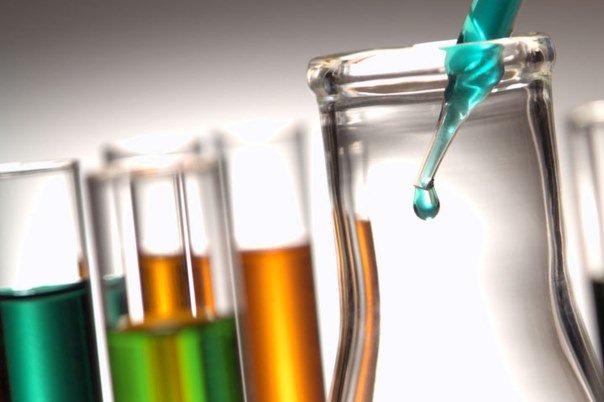 مواد شیمیایی مرتبط با کار از طریق پوست جذب می شوند مواد شیمیایی مرتبط با کار از طریق پوست جذب می شوند