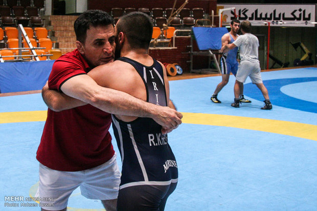 تمارين المنتخب الوطني الايراني للمصارعة الرومانية 